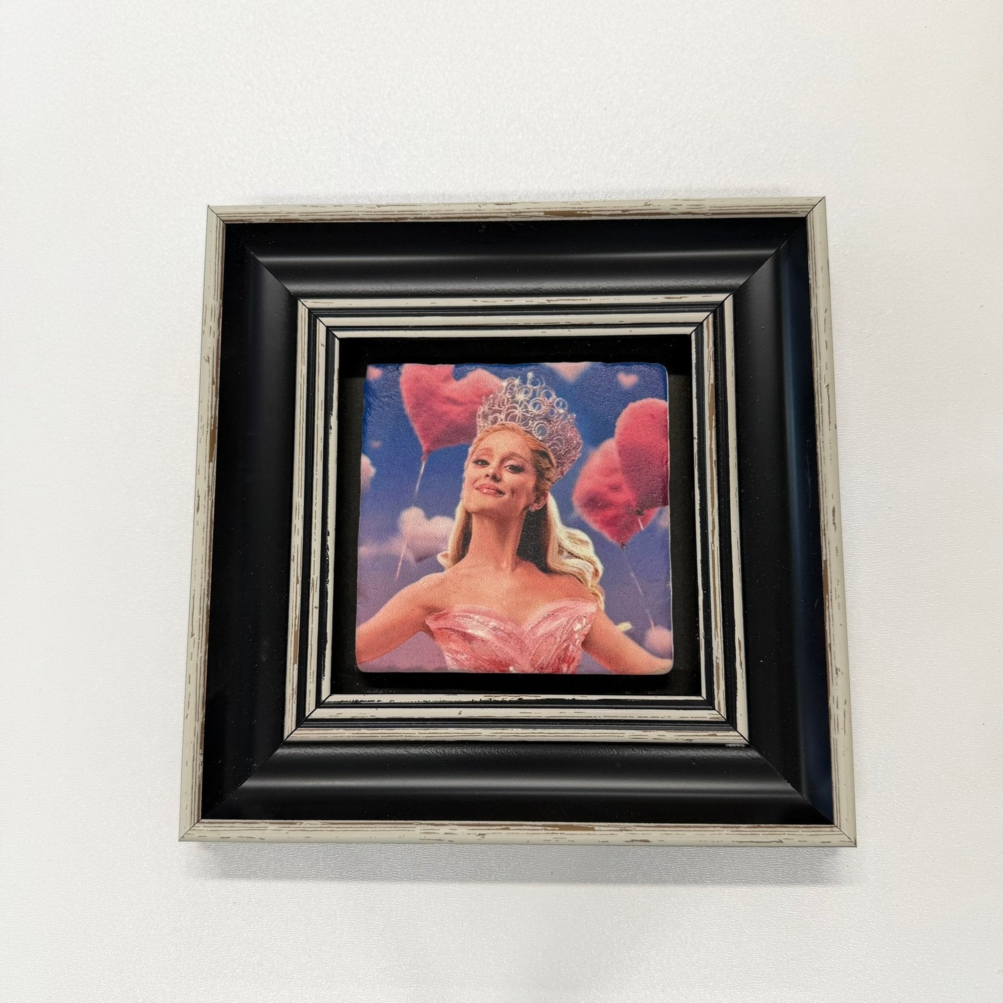 Variant Mapping v4 | ariana-grande-wicked-glinda-natural-stone-coaster | with Black Frame | sha256:989322e3855f