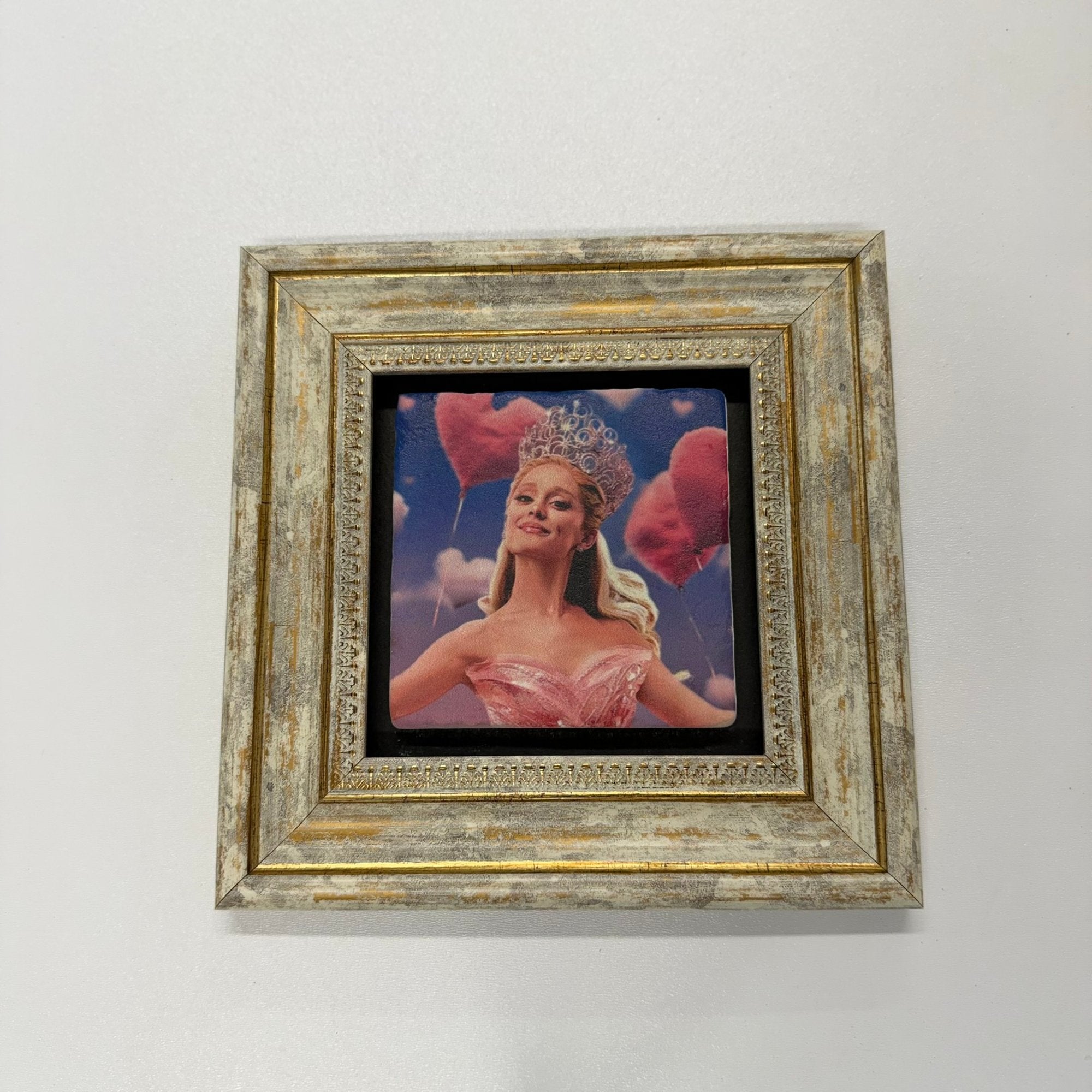 Variant Mapping v4 | ariana-grande-wicked-glinda-natural-stone-coaster | with Gold Frame | sha256:4818a8dc7095
