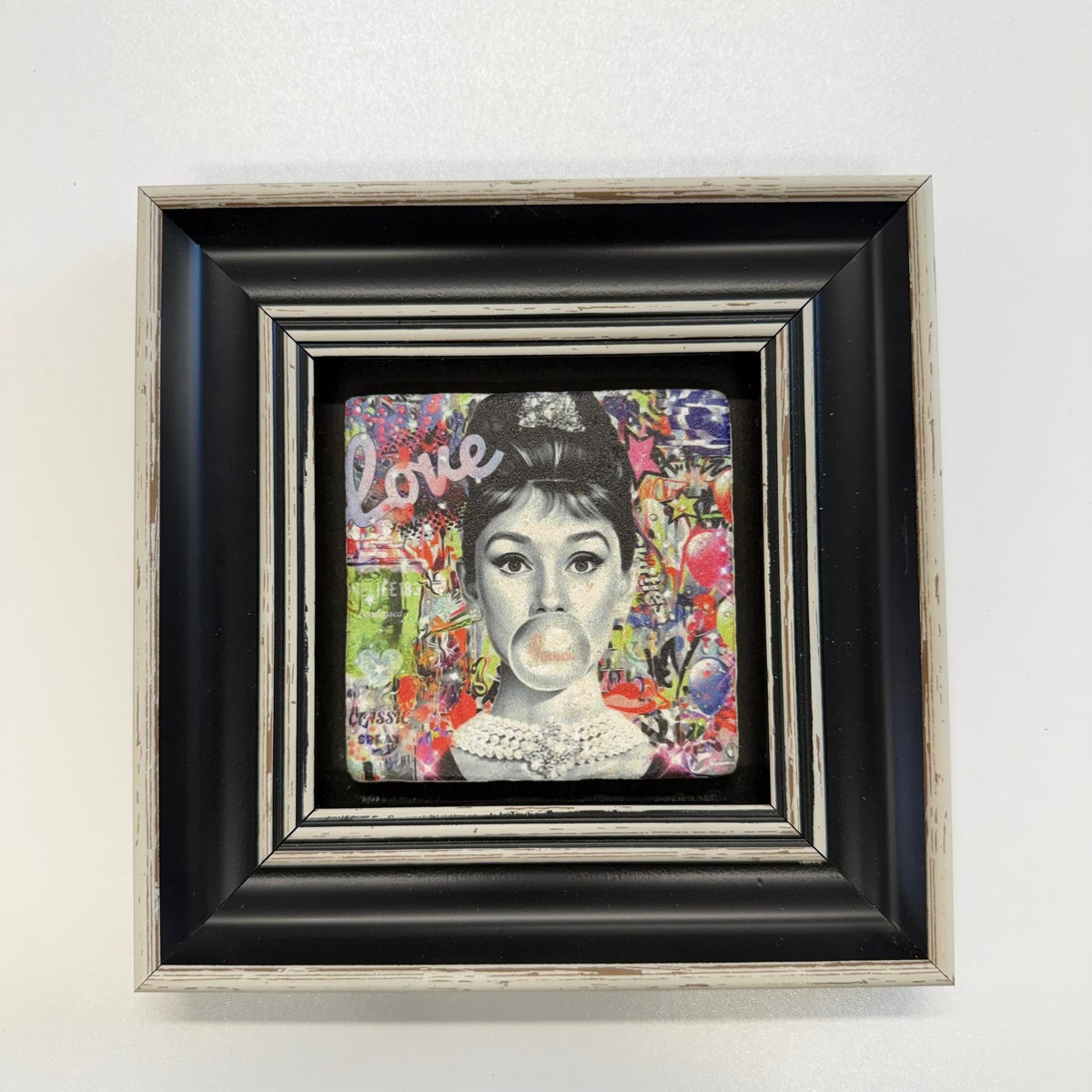 Variant Mapping v4 | audrey-hepburn-graffiti-stone-coaster | with Black Frame | sha256:a8694b513f7d