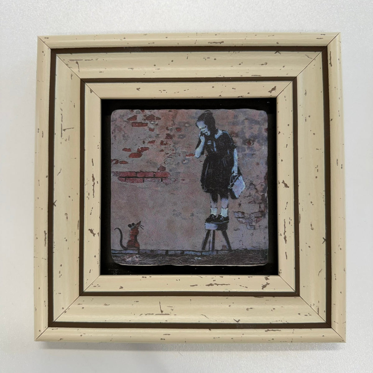 Variant Mapping v4 | banksy-girl-and-mouse-natural-stone-coaster | with White Frame | sha256:28fe98dda923