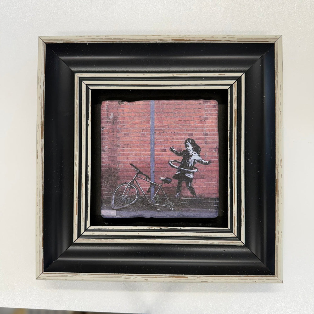 Variant Mapping v4 | banksy-hula-hoop-girl-natural-stone-coaster | with Black Frame | sha256:9f245904e896