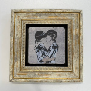 Variant Mapping v4 | banksy-kissing-women-natural-stone-coaster | with Gold Frame | sha256:0a7a646f04e7