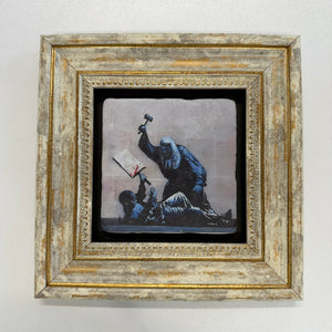 Variant Mapping v4 | banksy-royal-courts-natural-stone-coaster | with Gold Frame | sha256:e9813b73aedd
