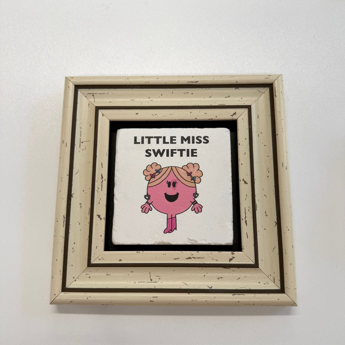 Variant Mapping v4 | cute-little-miss-swiftie-stone-coaster | with White Frame | sha256:a7b72437ea27