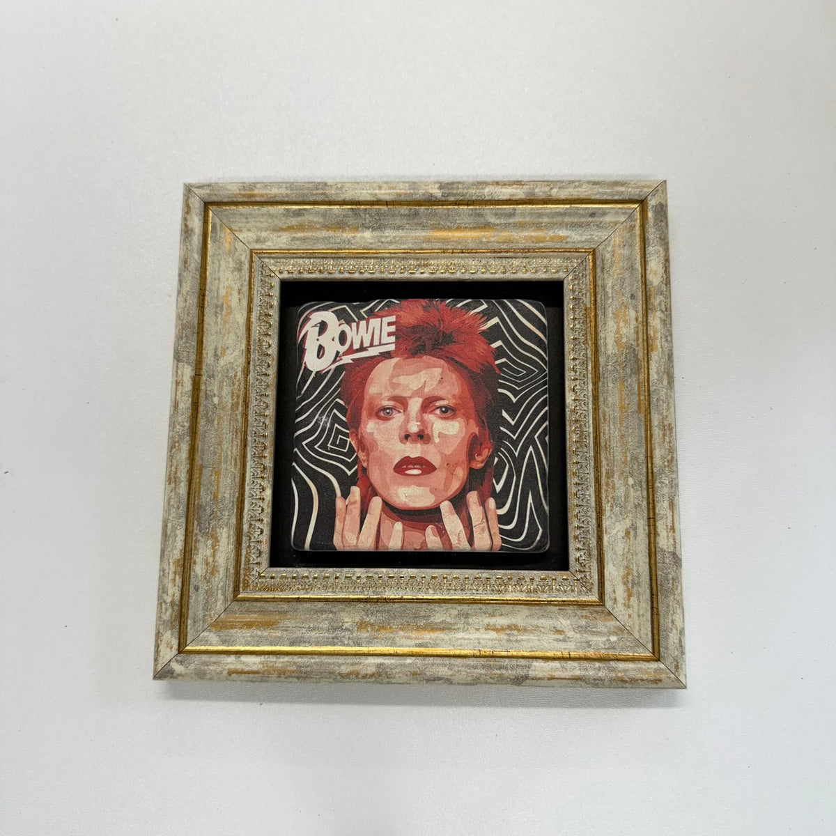 Variant Mapping v4 | david-bowie-artwork-stone-coaster | with Gold Frame | sha256:d38208431f3d