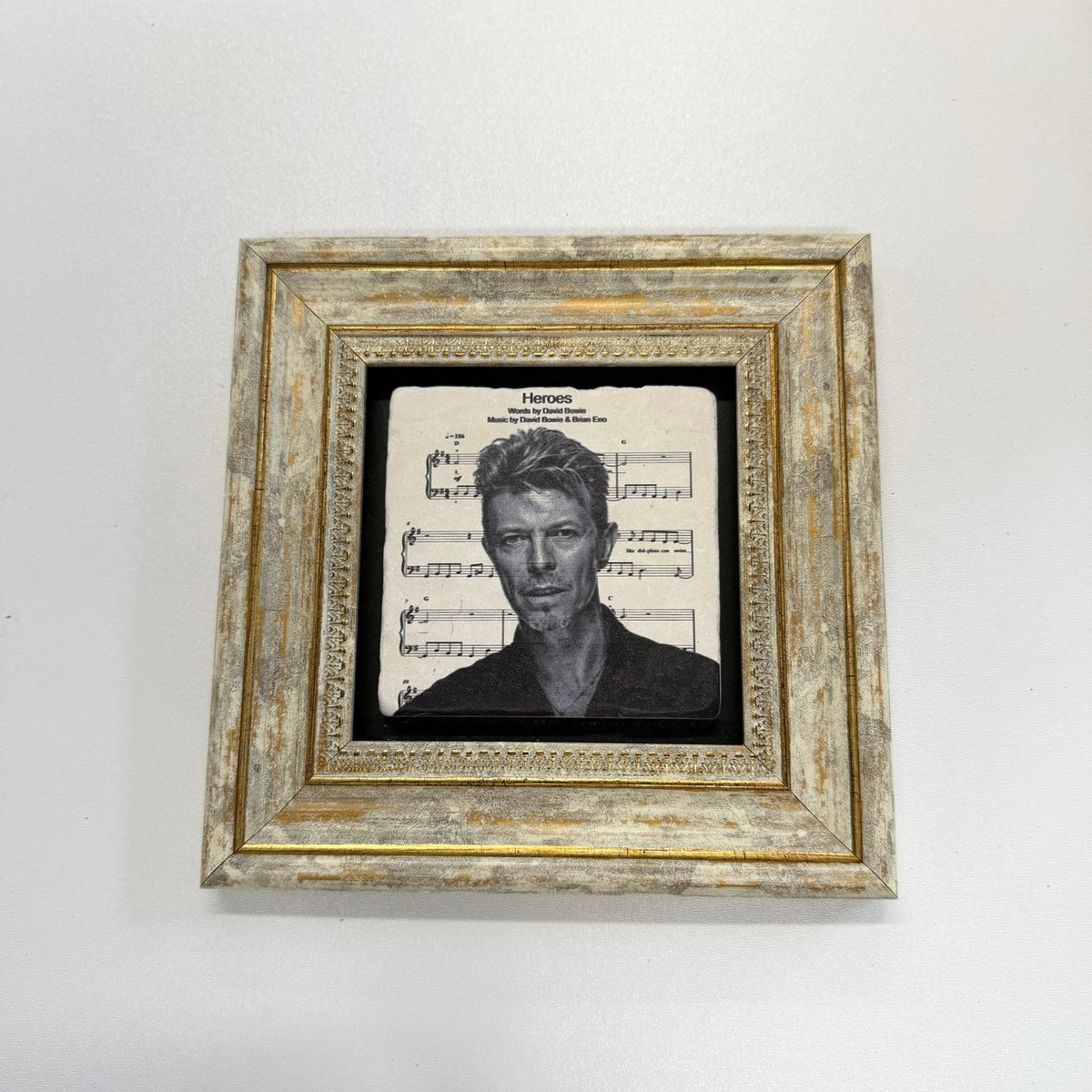 Variant Mapping v4 | david-bowie-heroes-natural-stone-coaster | with Gold Frame | sha256:cf4a7f48a809