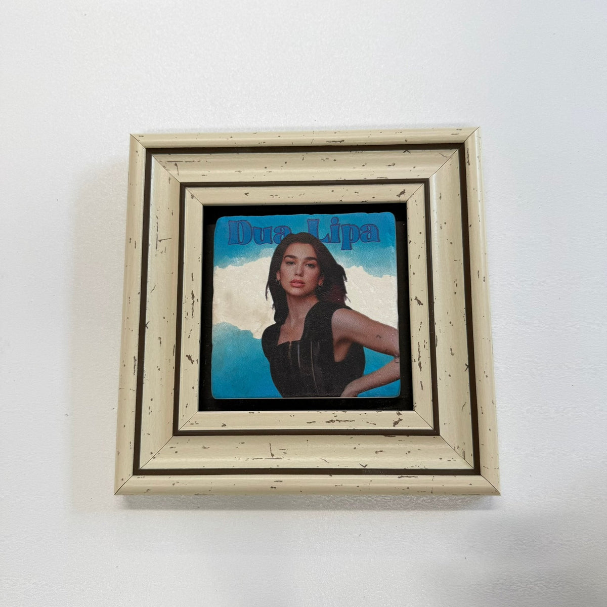 Variant Mapping v4 | dua-lipa-natural-stone-coaster | with White Frame | sha256:dc611246f16c