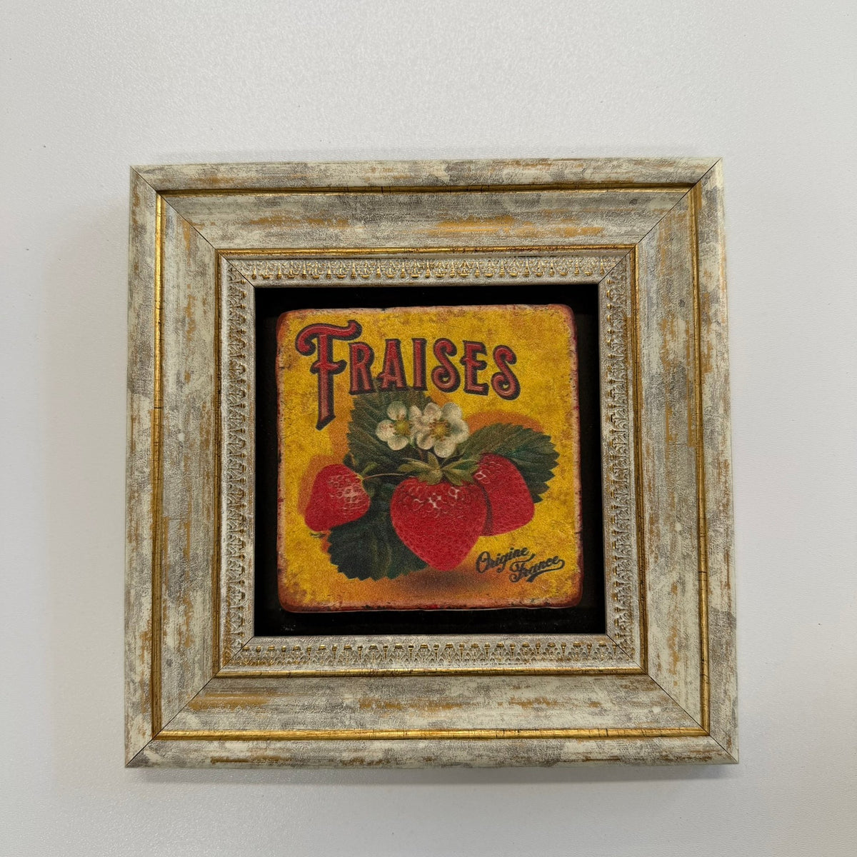 Variant Mapping v4 | fraises-natural-travertine-stone-coaster | with Gold Frame | sha256:2ecb237bb019