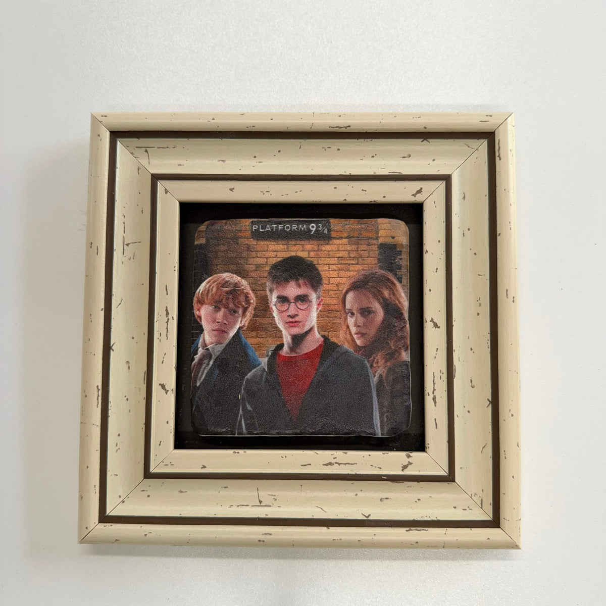 Variant Mapping v4 | harry-potter-9-and-three-quarters-natural-stone-coaster | with White Frame | sha256:00337ba86eb2