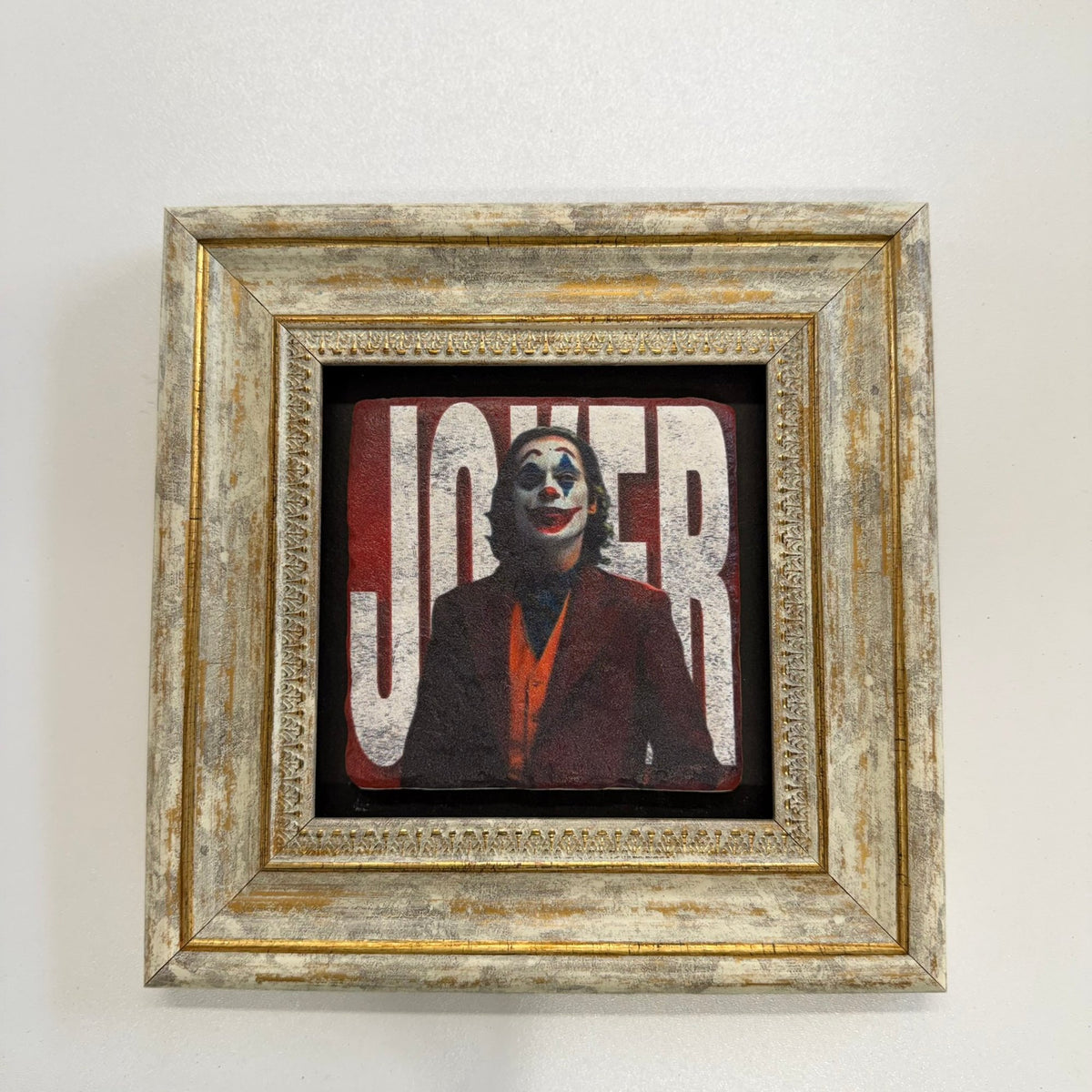 Variant Mapping v4 | joker-heath-ledger-natural-stone-coaster-2 | with Gold Frame | sha256:222b8b823372