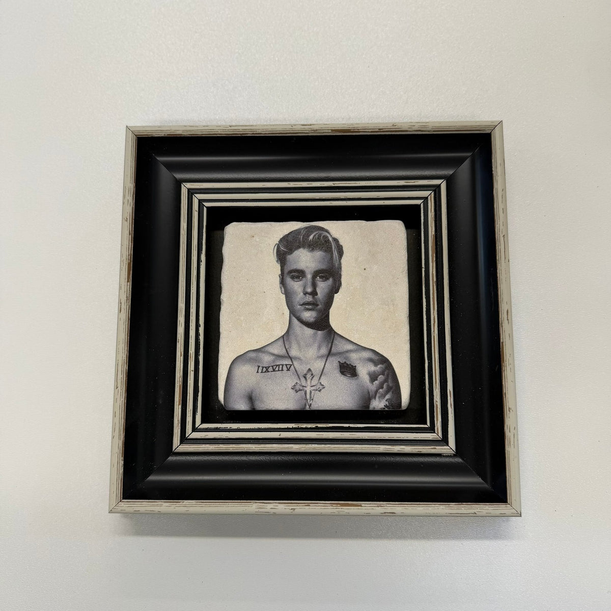 Variant Mapping v4 | justin-bieber-natural-travertine-stone-coaster | with Black Frame | sha256:387759db1055
