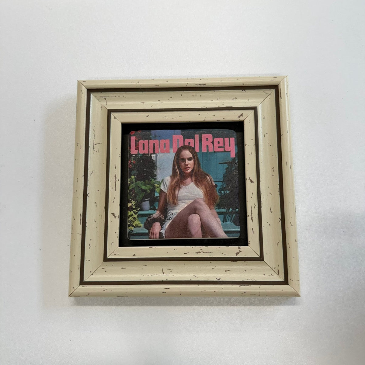 Variant Mapping v4 | lana-del-rey-natural-stone-coaster | with White Frame | sha256:fbd7c995b59d
