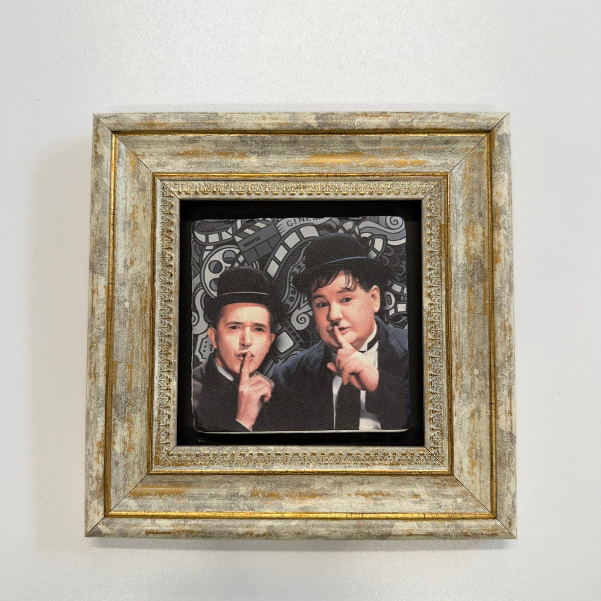 Variant Mapping v4 | laurel-and-hardy-classic-natural-stone-coaster | with Gold Frame | sha256:1b6f98473fd2