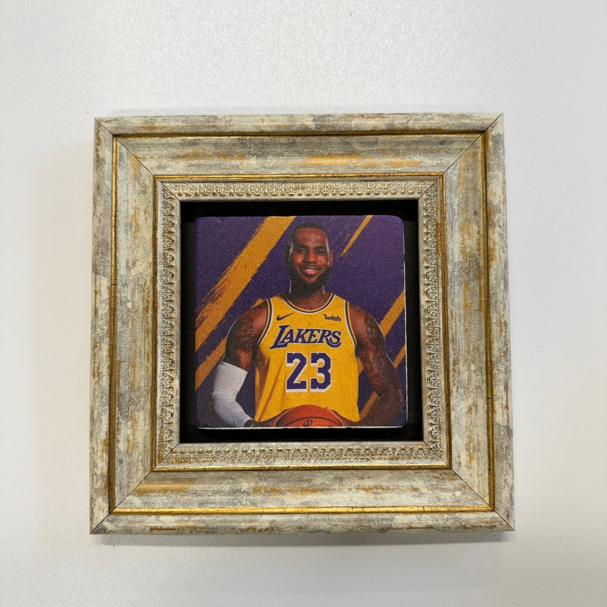 Variant Mapping v4 | lebron-james-lakers-natural-stone-coaster | with Gold Frame | sha256:edde55a29924