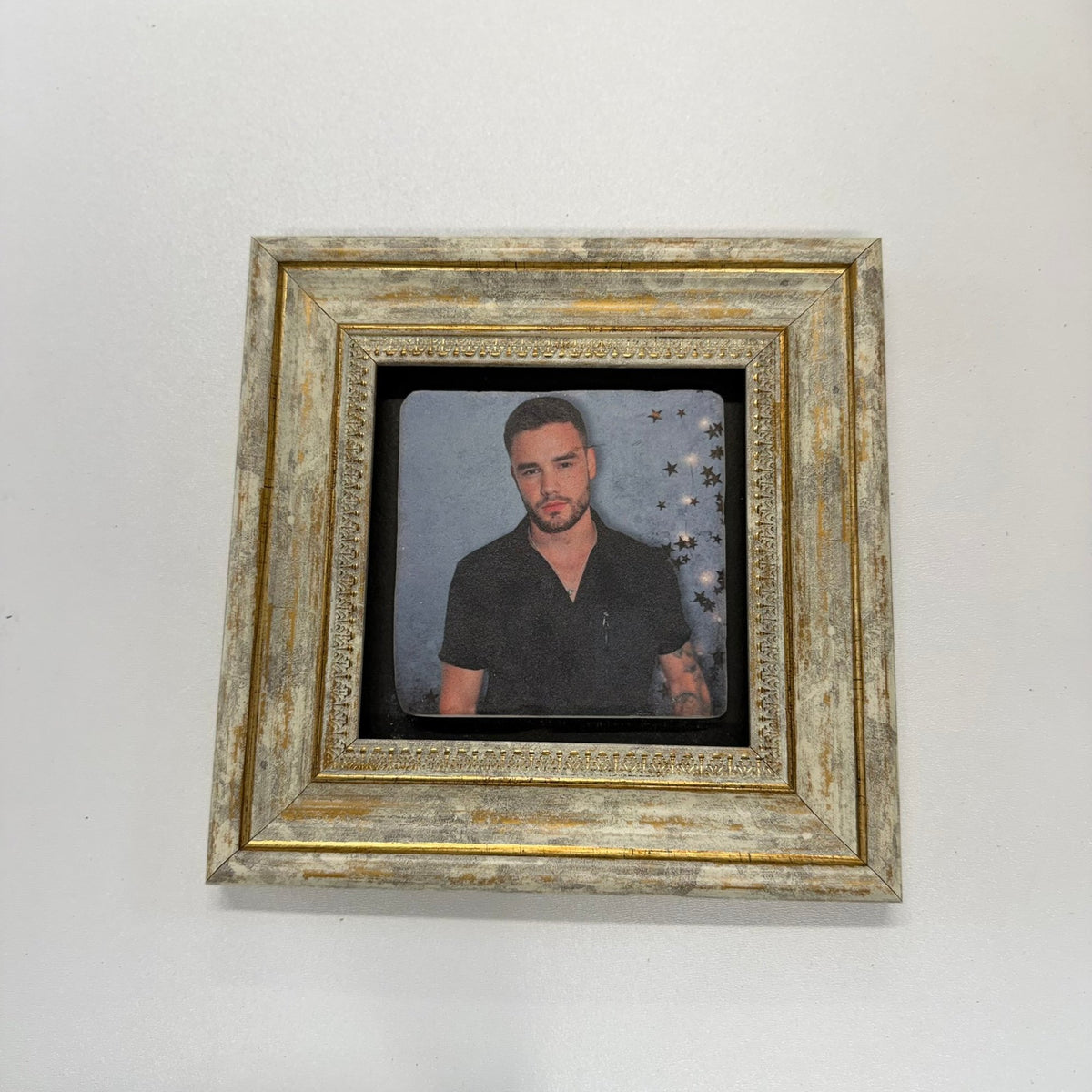 Variant Mapping v4 | liam-payne-natural-stone-coaster | with Gold Frame | sha256:f631ca08522a