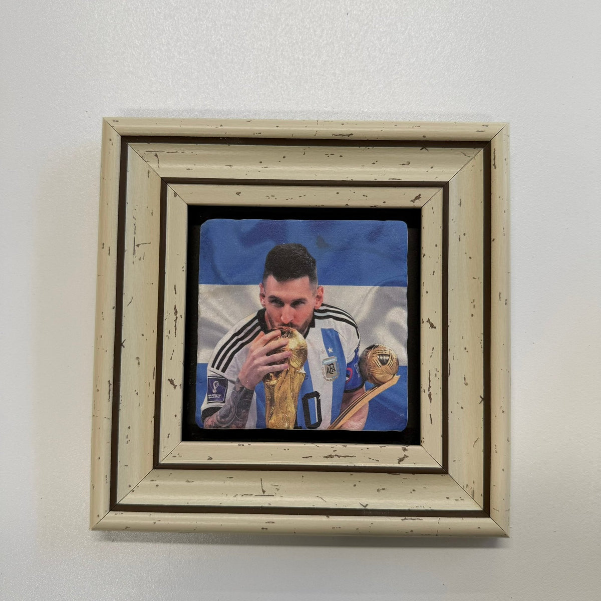 Variant Mapping v4 | lionel-messi-natural-travertine-stone-coaster | with White Frame | sha256:db8aea095347