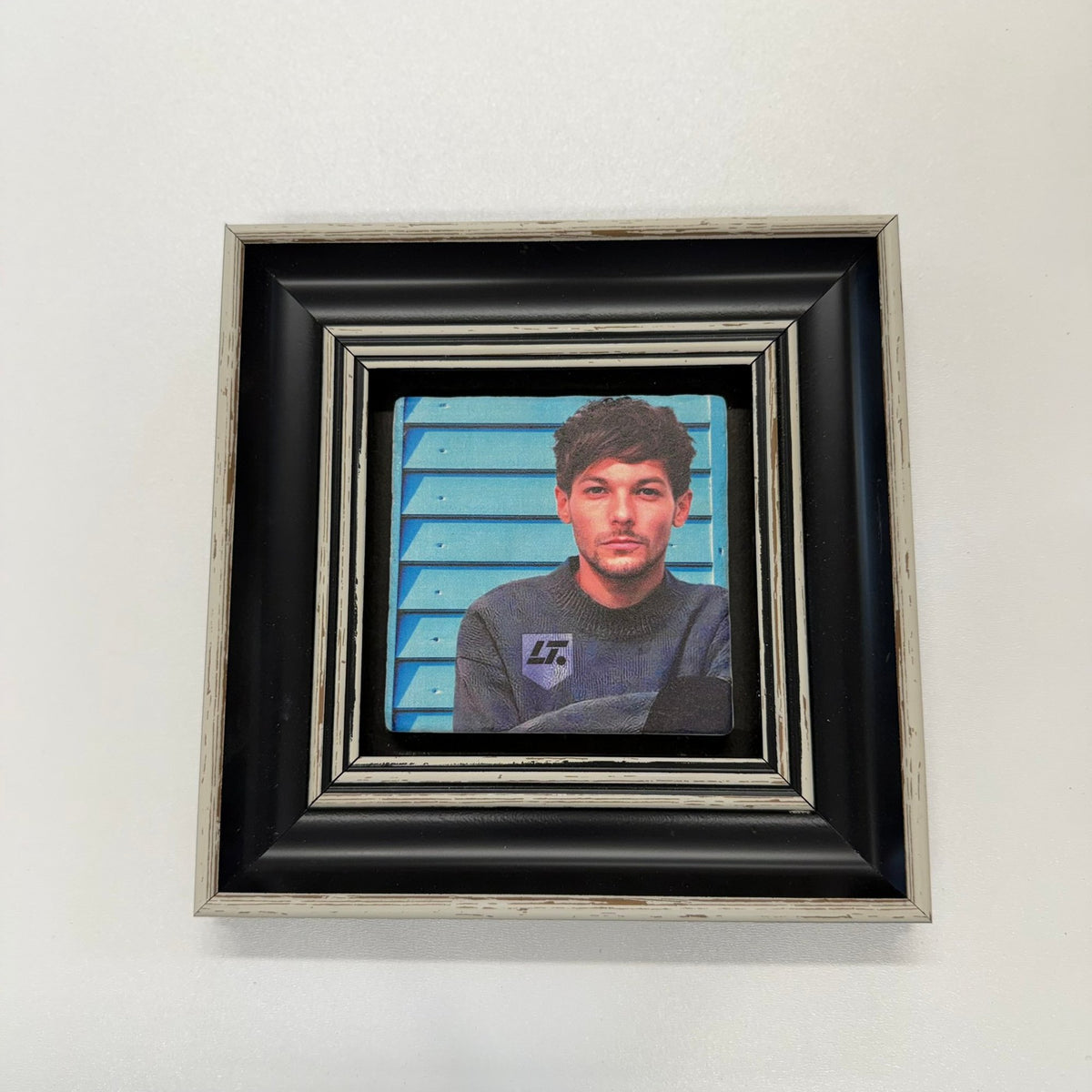 Variant Mapping v4 | louis-tomlinson-natural-stone-coaster | with Black Frame | sha256:8ce119b66dd3