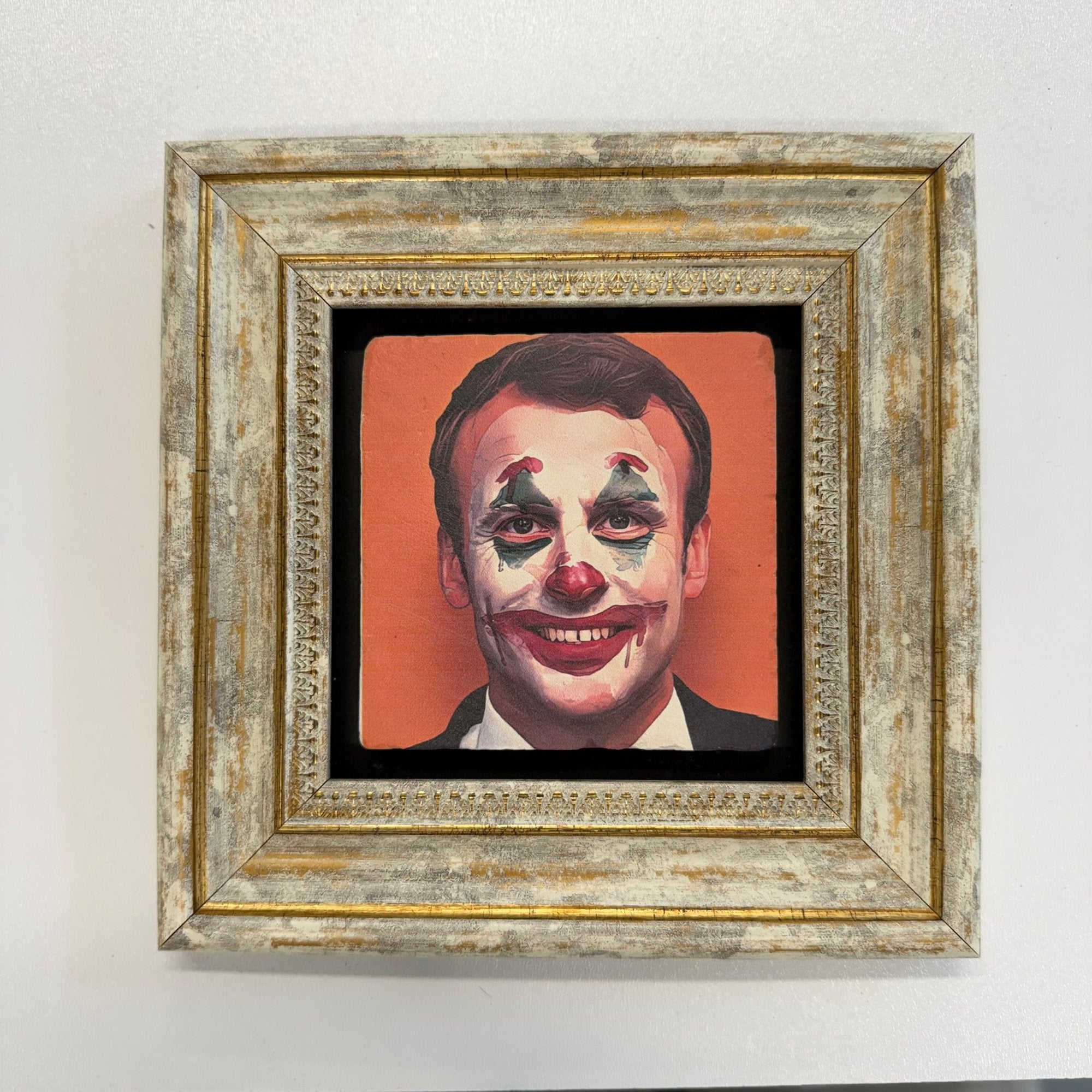 Variant Media V2 | macron-clown-natural-stone-coaster | gold | variant_main | sha256:8890d35acc96