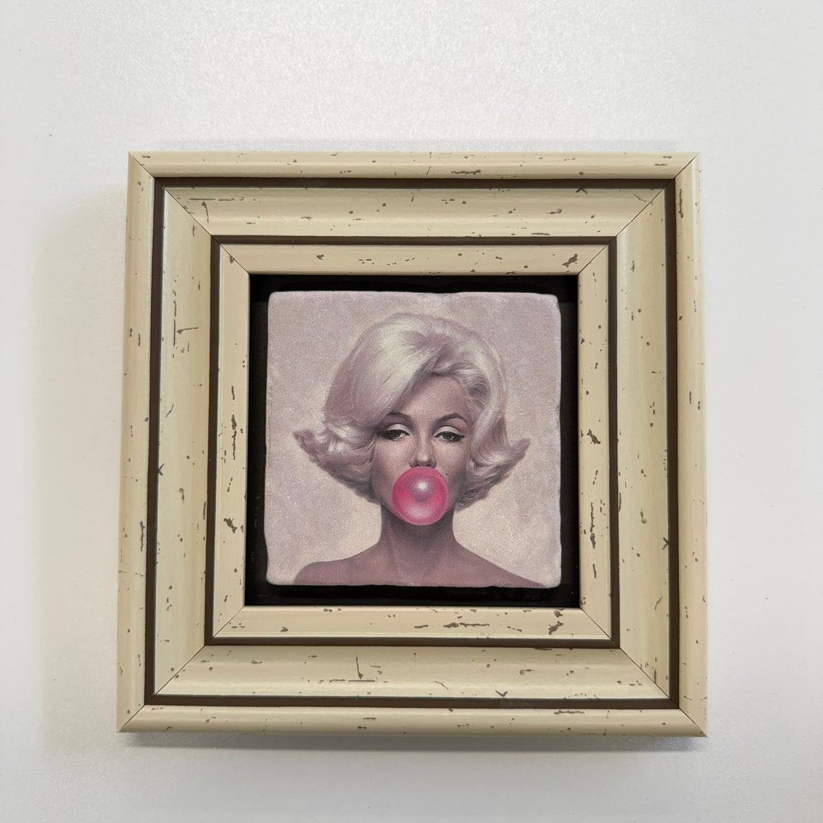 Variant Mapping v4 | marilyn-monroe-natural-travertine-pink-bubble-stone-coaster | with White Frame | sha256:2e84e7cf89c3