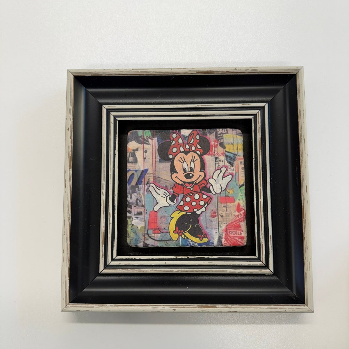 Variant Mapping v4 | minnie-mouse-finger-pop-art-natural-stone-coaster | with Black Frame | sha256:5602d1d58d59