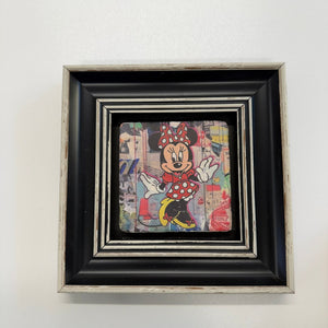Variant Mapping v4 | minnie-mouse-finger-pop-art-natural-stone-coaster | with Black Frame | sha256:5602d1d58d59
