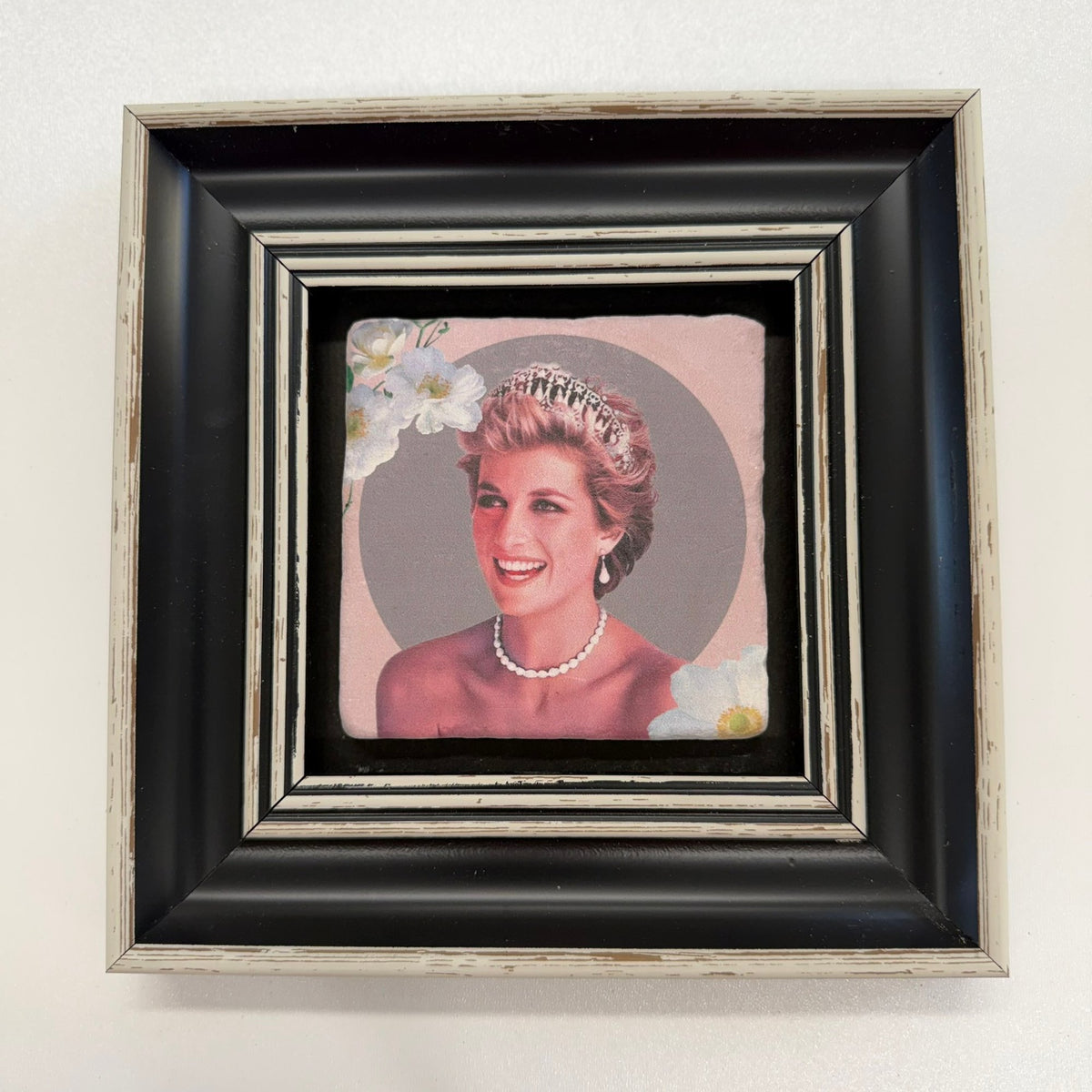 Variant Mapping v4 | princess-charlotte-natural-stone-royal-family-coaster | with Black Frame | sha256:b84ae1860bb5