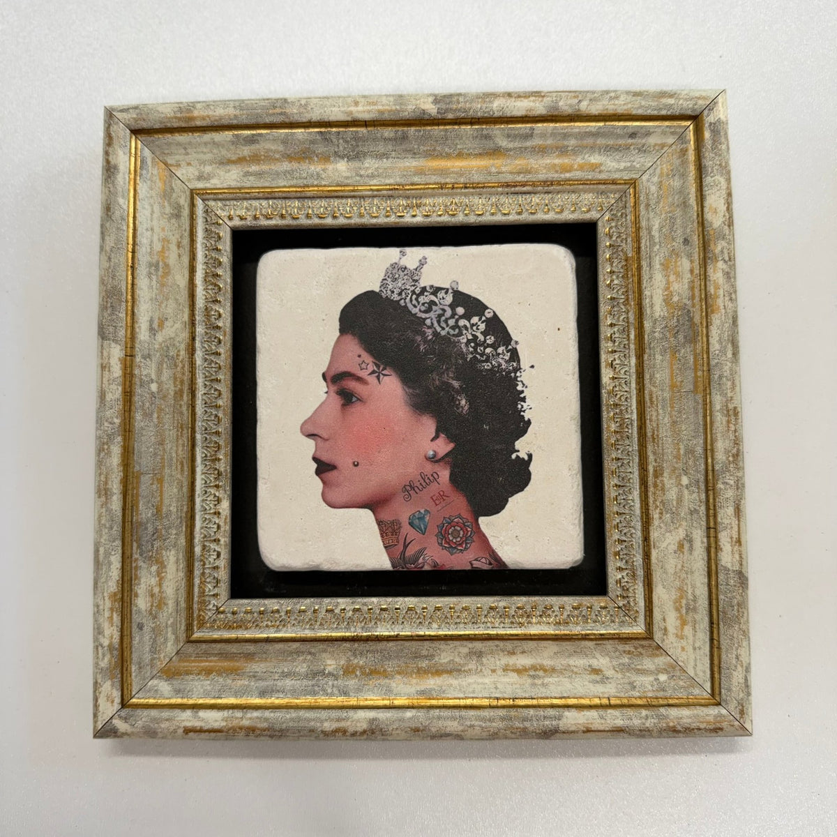 Variant Mapping v4 | queen-elizabeth-ii-natural-stone-coaster | with Gold Frame | sha256:4302db4bb984