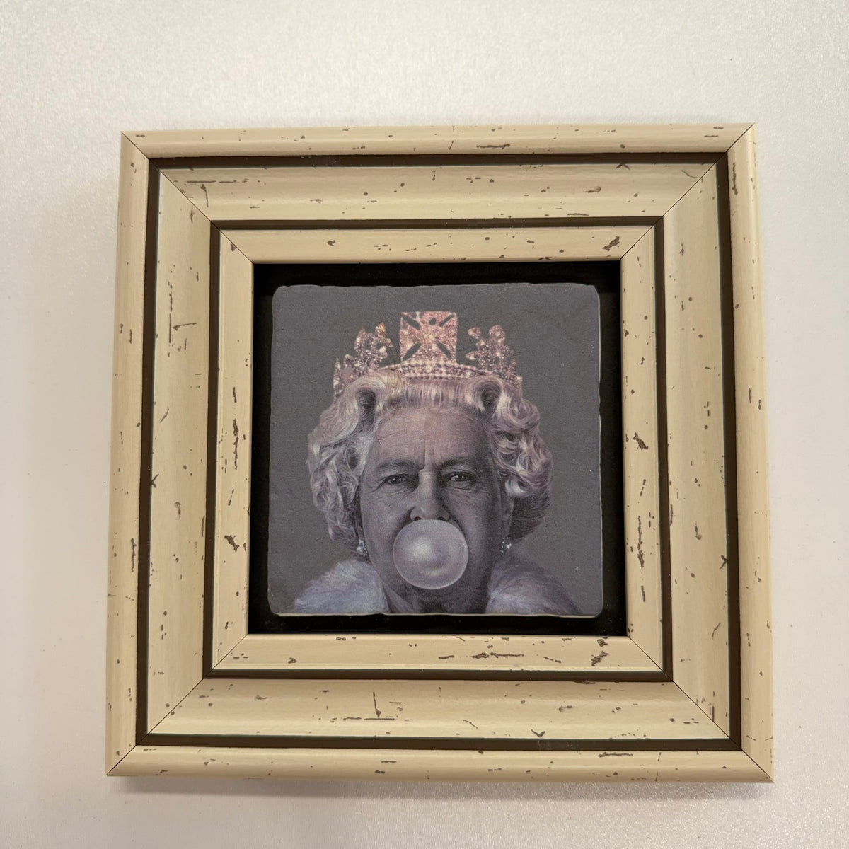Variant Mapping v4 | queen-elizabeth-royal-family-natural-stone-coaster | with White Frame | sha256:e86b9b3ba607