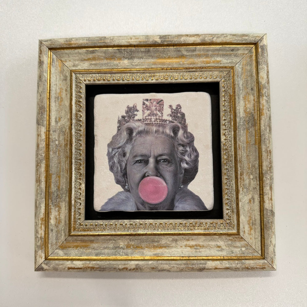 Variant Mapping v4 | queen-pink-bubble-natural-stone-coaster | with Gold Frame | sha256:fe151e1f739b