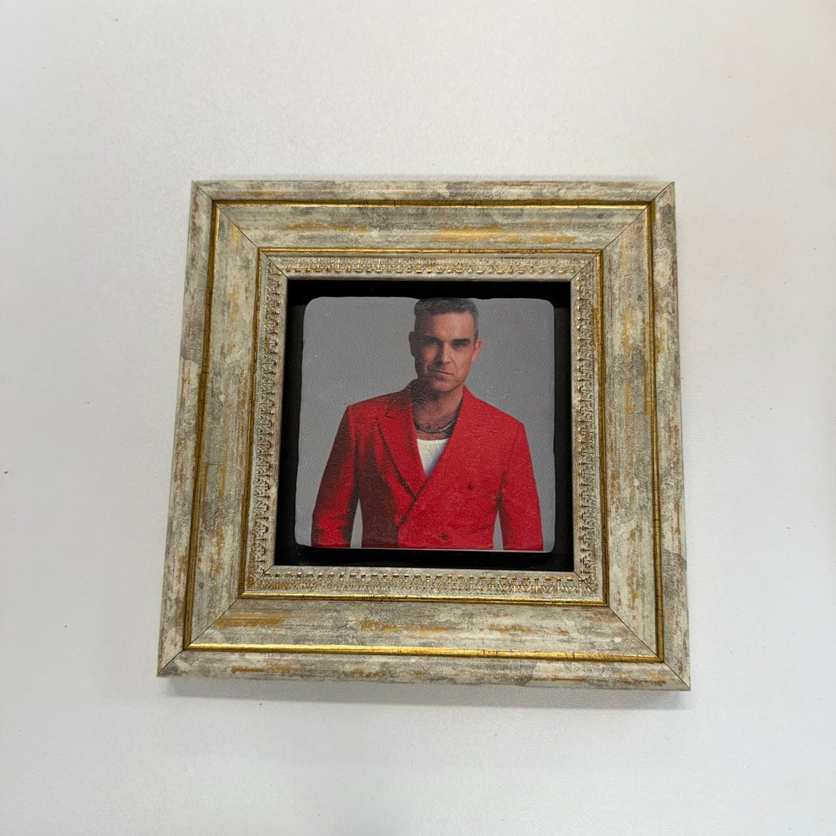 Variant Mapping v4 | robbie-williams-natural-stone-coaster | with Gold Frame | sha256:4be0102eafe3