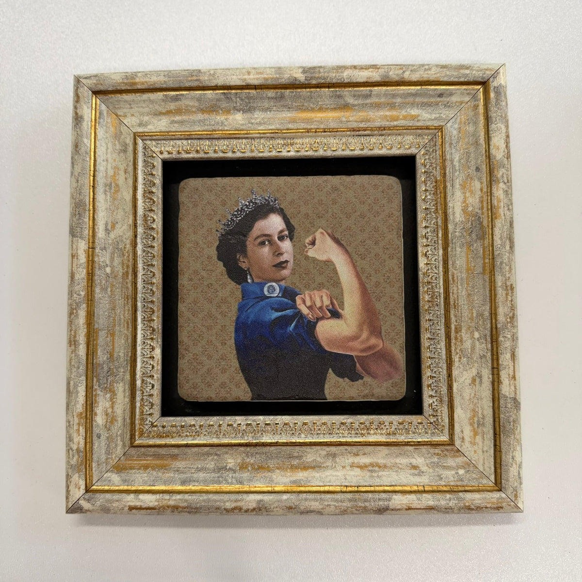 Variant Mapping v4 | rosie-riveter-elizabeth-natural-stone-coaster | with Gold Frame | sha256:42c4bf8f7399