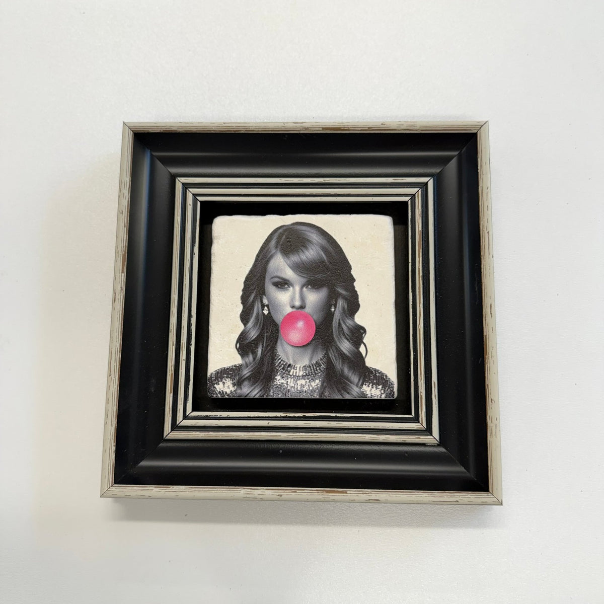 Variant Mapping v4 | taylor-swift-natural-stone-coaster-bubblegum | with Black Frame | sha256:c631952a94db
