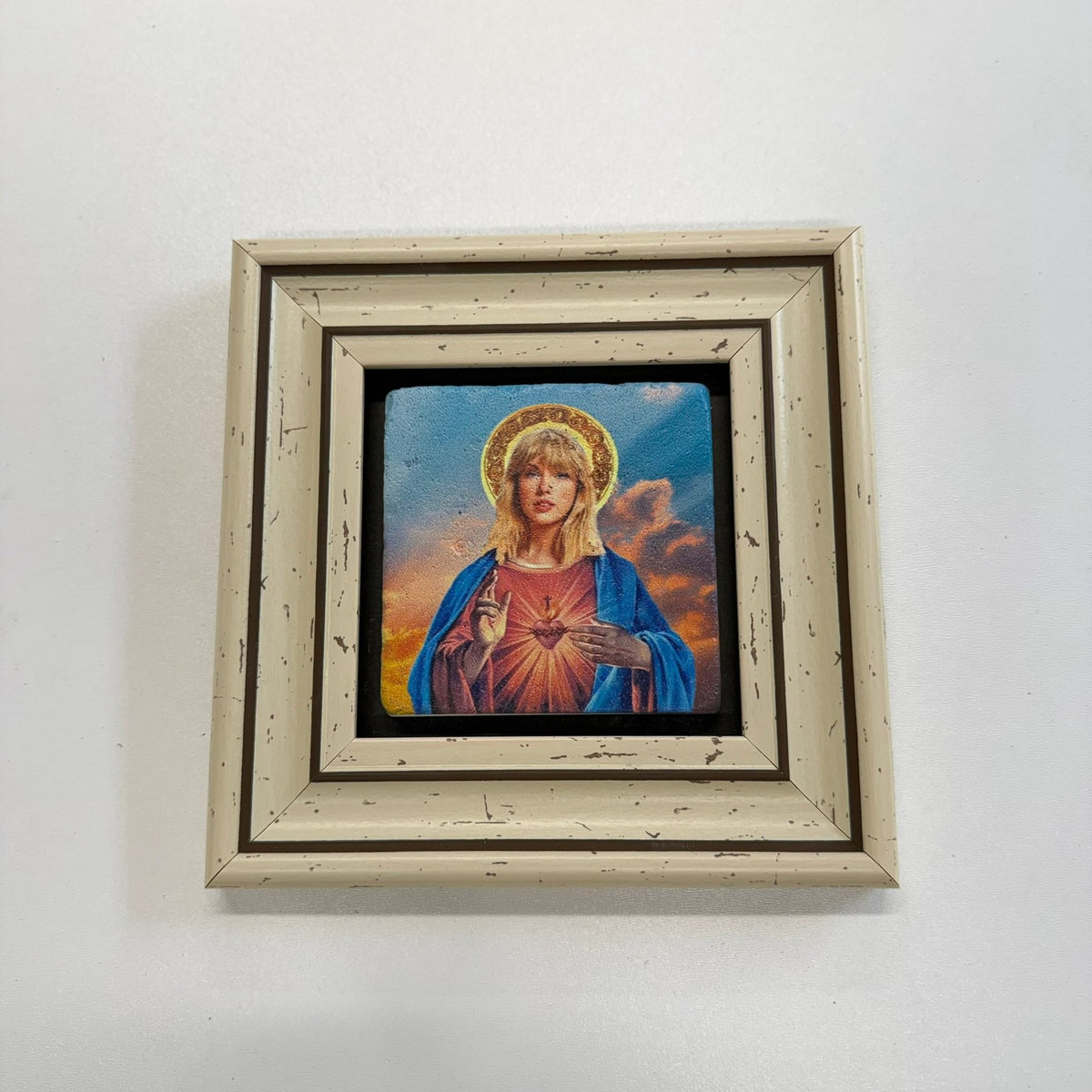 Variant Mapping v4 | taylor-swift-natural-stone-saint-coaster | with White Frame | sha256:4a01e2e5745f