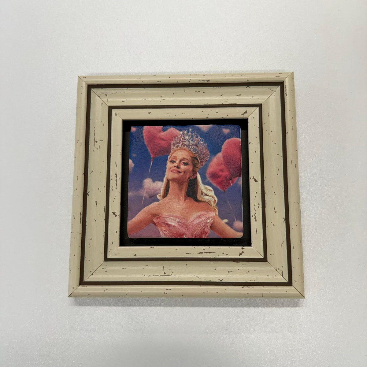 Variant Mapping v4 | ariana-grande-wicked-glinda-natural-stone-coaster | with White Frame | sha256:eb0f50f9fec0