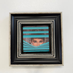 Variant Mapping v4 | audrey-hepburn-breakfast-at-tiffany-natural-stone-coaster | with Black Frame | sha256:0d7731c5aba3
