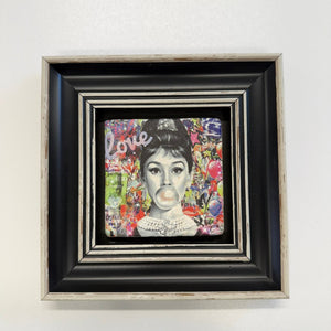 Variant Mapping v4 | audrey-hepburn-graffiti-stone-coaster | with Black Frame | sha256:a8694b513f7d