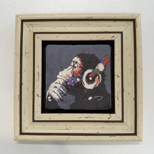 Variant Mapping v4 | banksy-dj-monkey-natural-stone-coaster | with White Frame | sha256:25a6a4014318