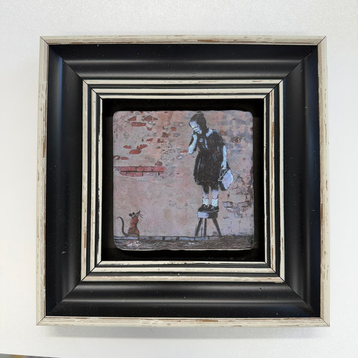 Variant Mapping v4 | banksy-girl-and-mouse-natural-stone-coaster | with Black Frame | sha256:2fef2786e855
