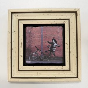 Variant Mapping v4 | banksy-hula-hoop-girl-natural-stone-coaster | with White Frame | sha256:ac95fd60ca06