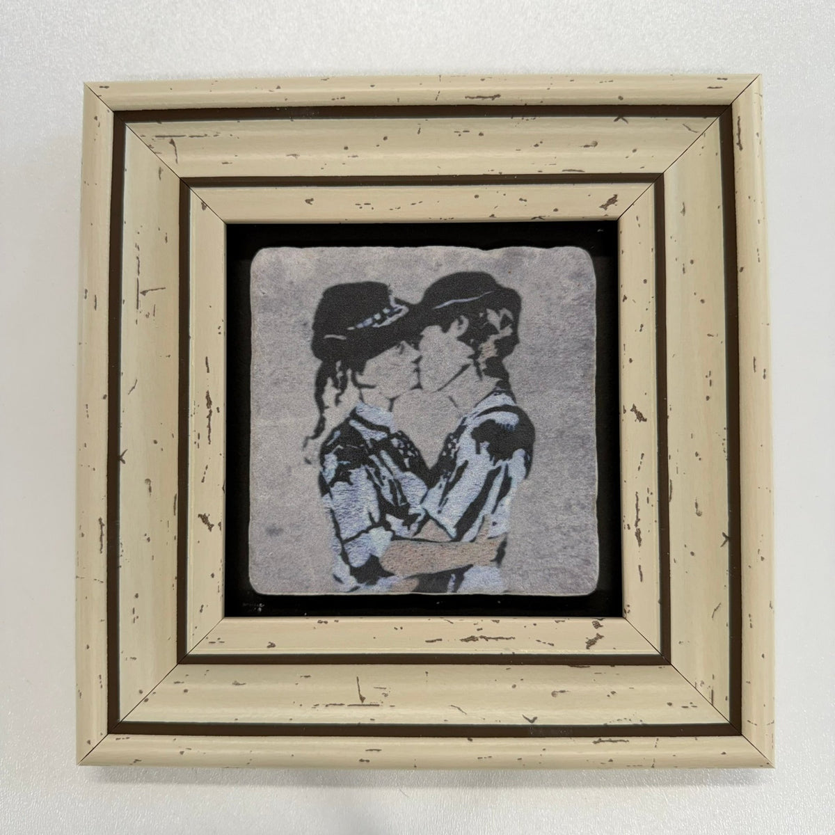 Variant Mapping v4 | banksy-kissing-women-natural-stone-coaster | with White Frame | sha256:f7ed65c0c12a
