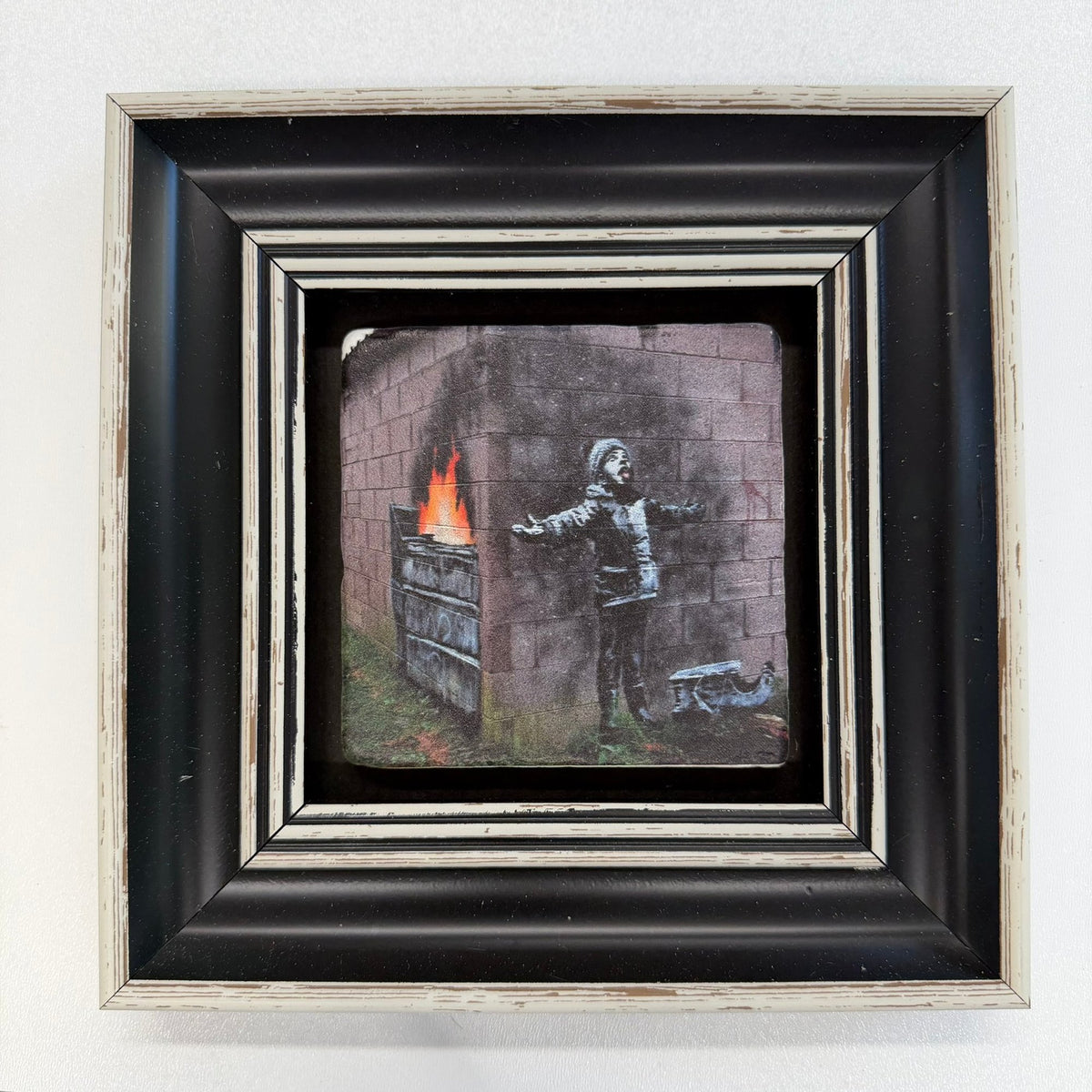 Variant Mapping v4 | banksy-seasons-greetings-natural-stone-coaster | with Black Frame | sha256:8dd68beb4cc7