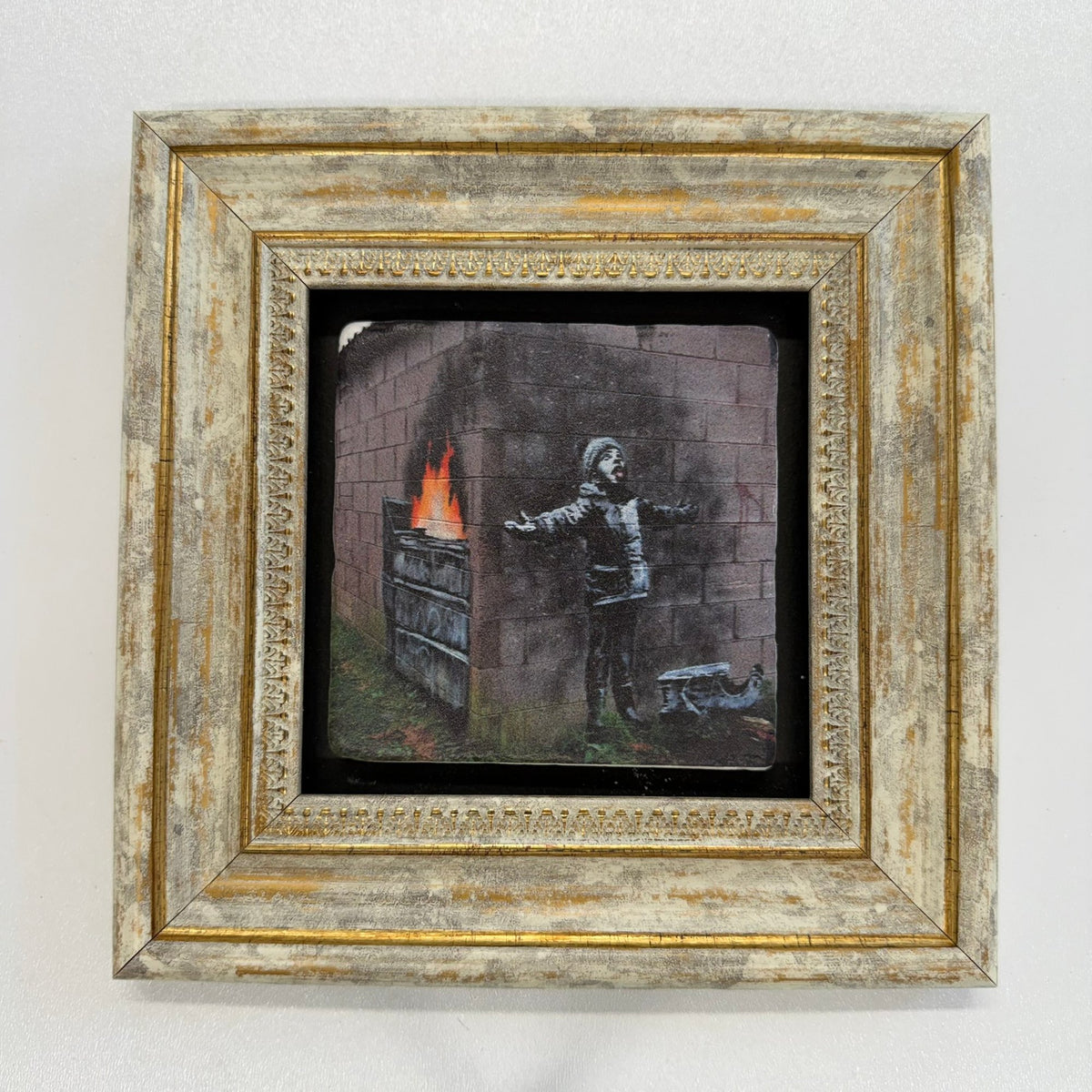 Variant Mapping v4 | banksy-seasons-greetings-natural-stone-coaster | with Gold Frame | sha256:8b27a6760824