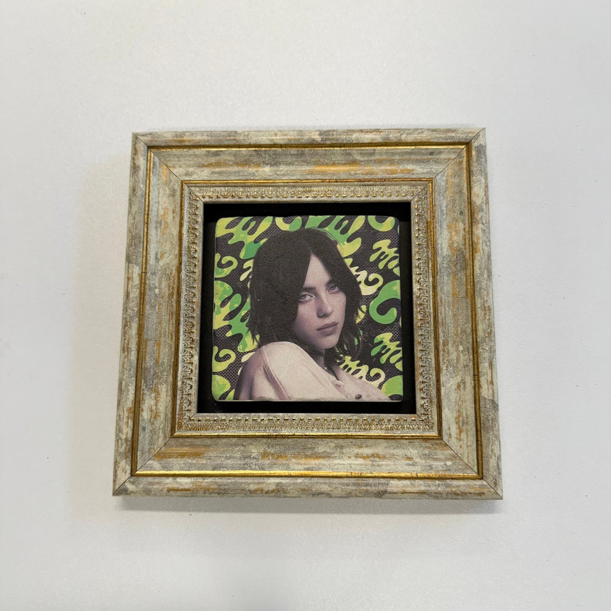 Variant Media V2 | billie-eilish-natural-stone-coaster | gold | variant_main | sha256:a92c832bd057