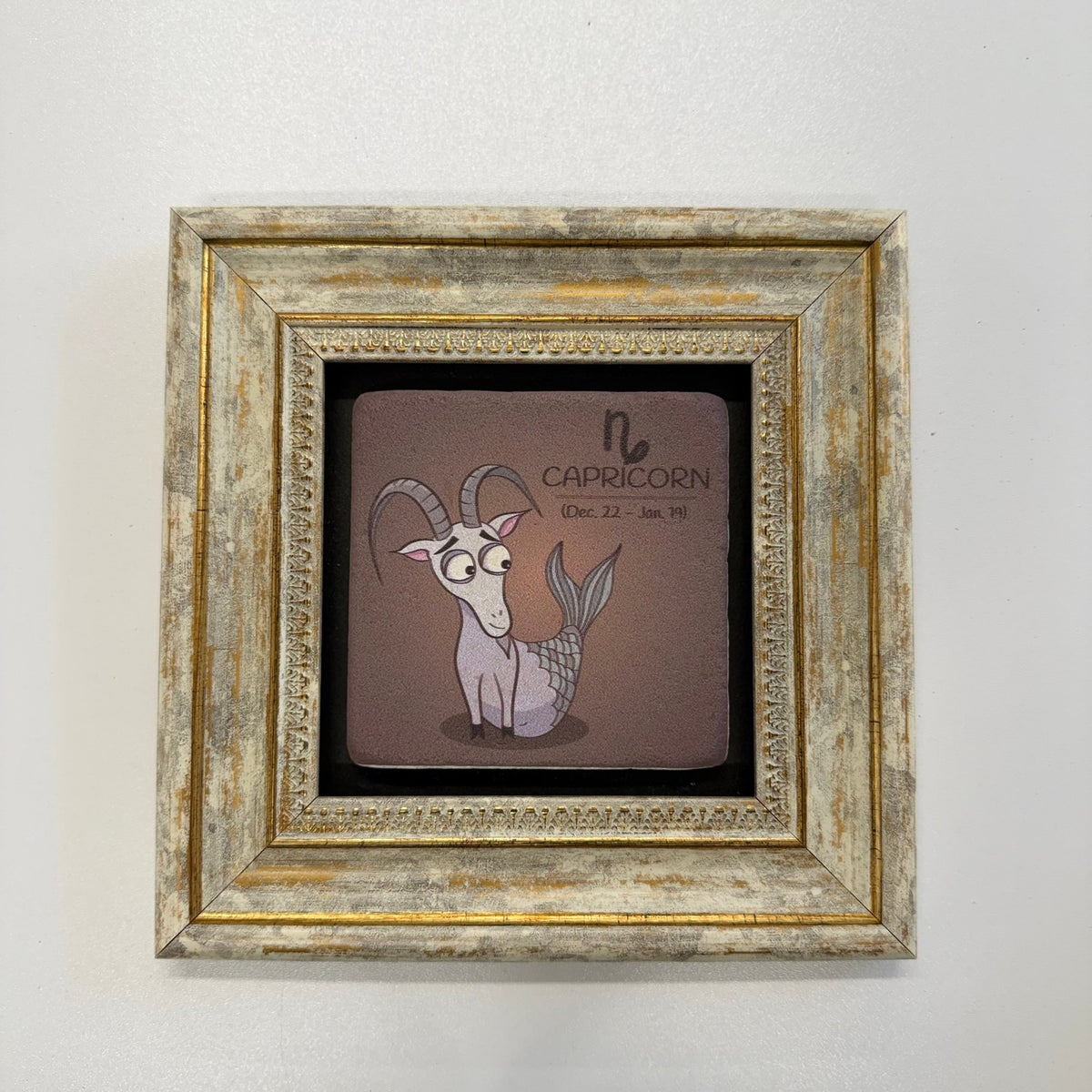 Variant Mapping v4 | capricorn-natural-travertine-stone-coaster | with Gold Frame | sha256:8f8f390e37a3