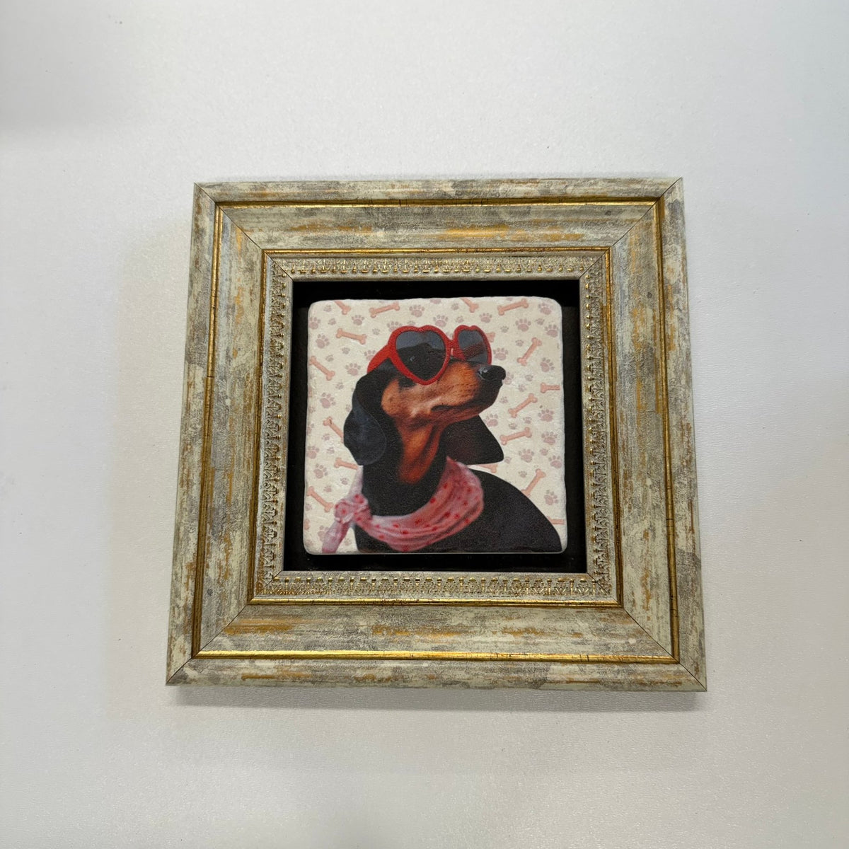 Variant Mapping v4 | dachshund-pink-scarf-portrait-stone-coaster | with Gold Frame | sha256:df617e4ff4eb