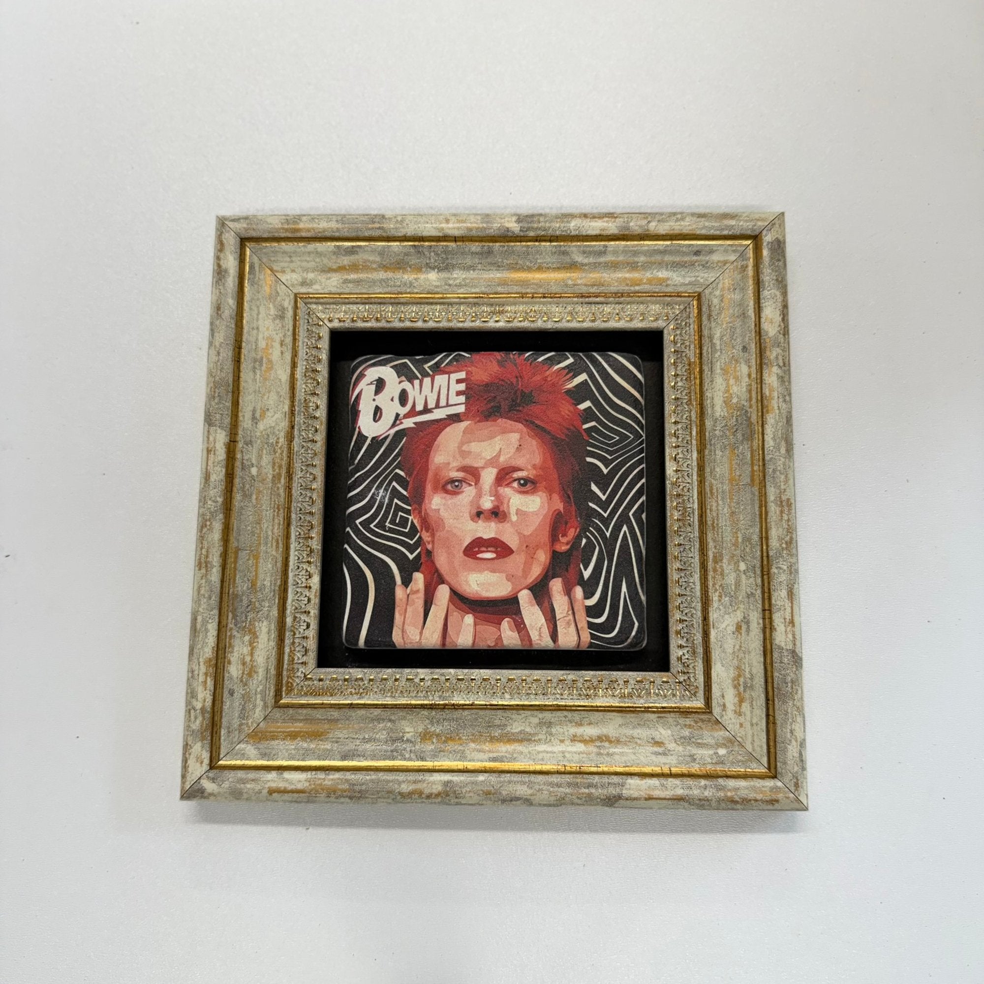 Variant Mapping v4 | david-bowie-artwork-stone-coaster | with Gold Frame | sha256:d38208431f3d