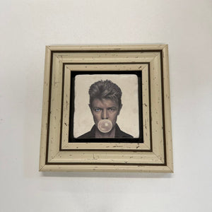 Variant Mapping v4 | david-bowie-bubble-gum-stone-coaster | with White Frame | sha256:90f8cda4c0db