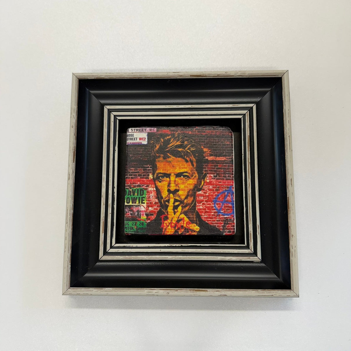 Variant Mapping v4 | david-bowie-graffiti-natural-stone-coaster | with Black Frame | sha256:dcbb917fd400