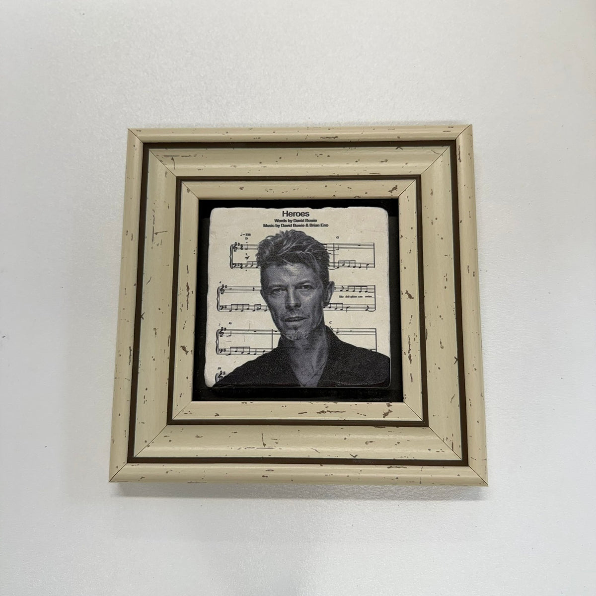 Variant Mapping v4 | david-bowie-heroes-natural-stone-coaster | with White Frame | sha256:335f3c268a3e