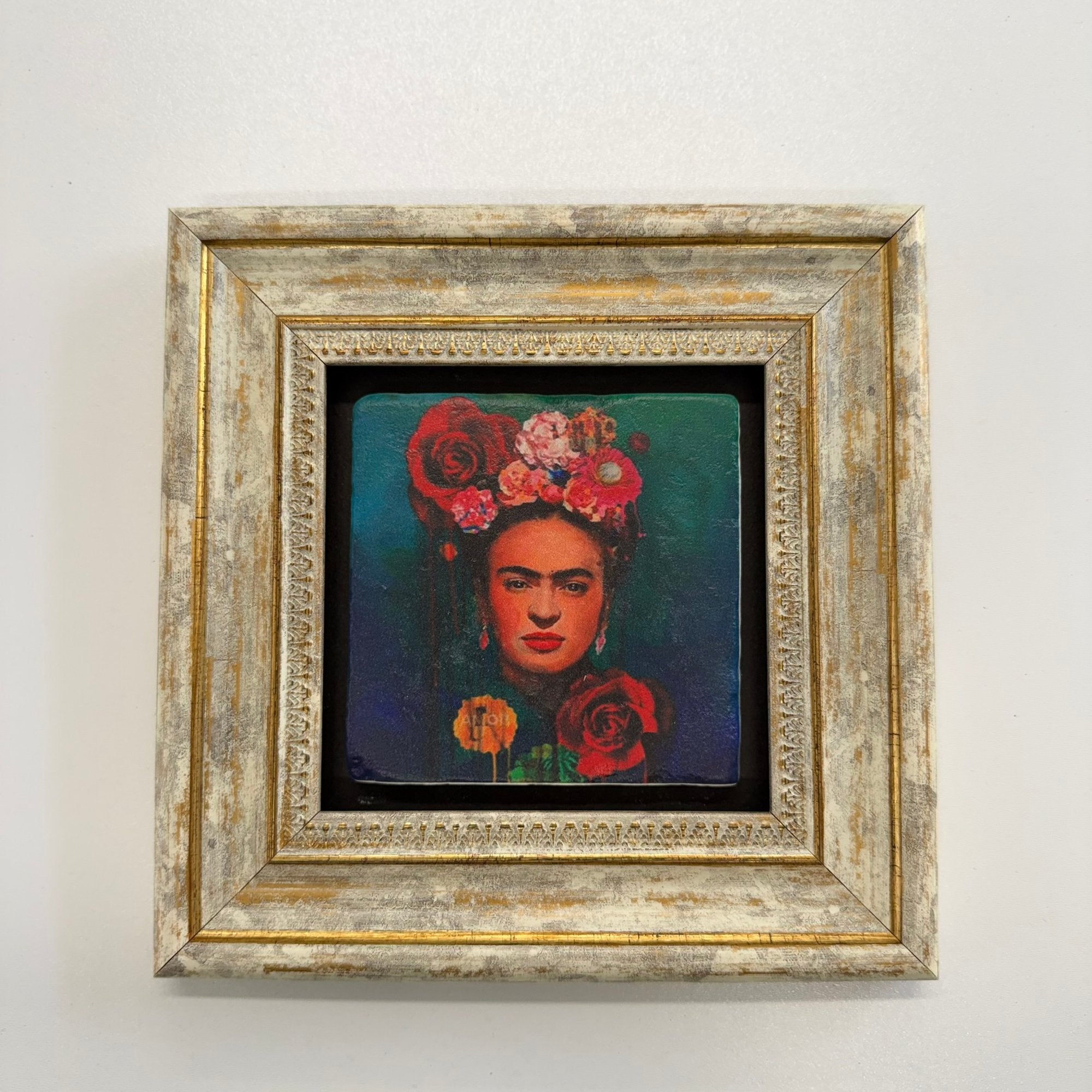 Variant Mapping v4 | frida-kahlo-art-coaster-natural-travertine-stone-coaster | with Gold Frame | sha256:9faa1af1ff96